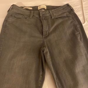 Jeans skinny black and grey.  Size 27 the black and size 28 the grey.
